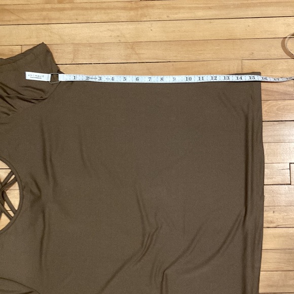 Regna Top - Picture 7 of 8